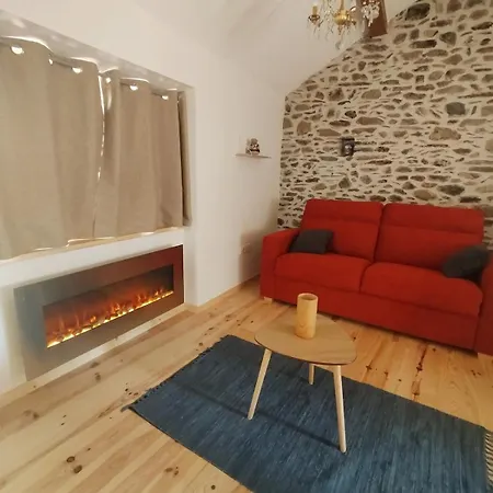 Casa de Férias Maison De Village Avec Terrasse - Proche Ax