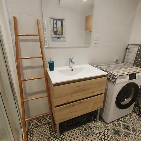 Casa de Férias Maison De Village Avec Terrasse - Proche Ax *